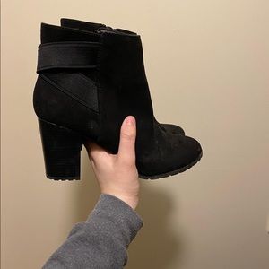 Women’a Suede Booties, Size: 11, Color: Black